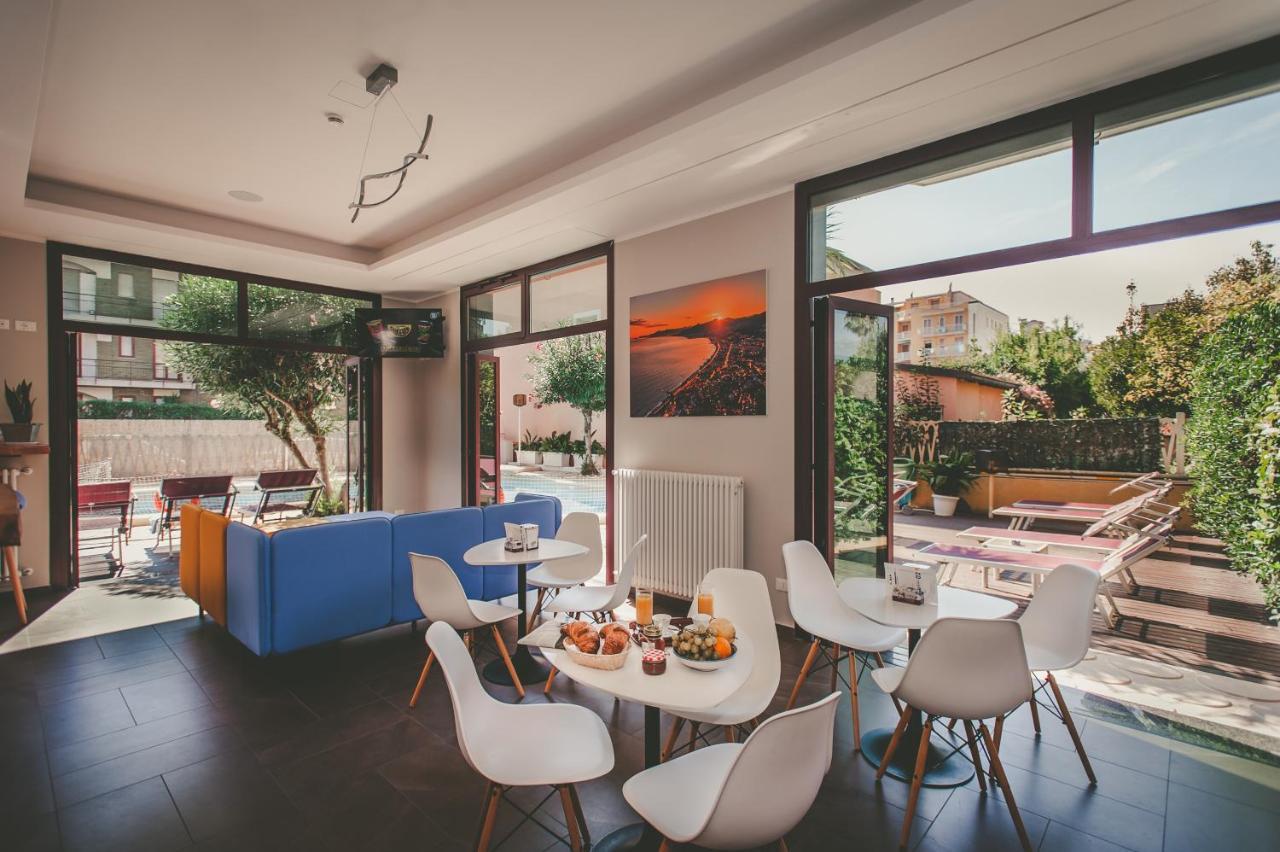 Ligure Residence Пьетра-Лигуре Экстерьер фото