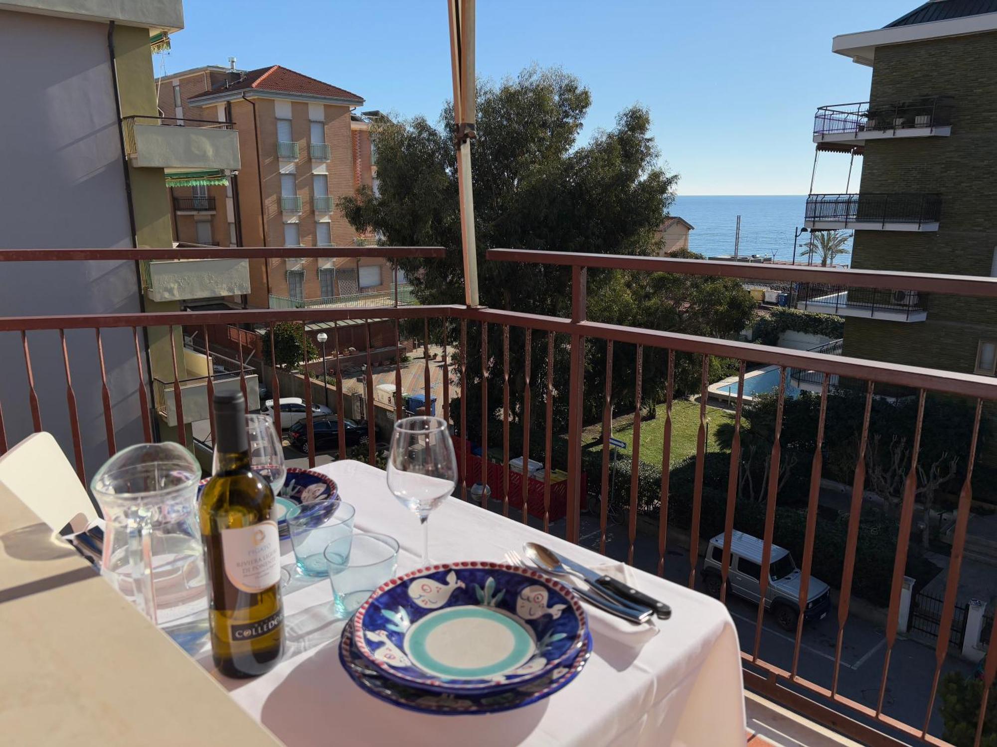 Ligure Residence Пьетра-Лигуре Экстерьер фото