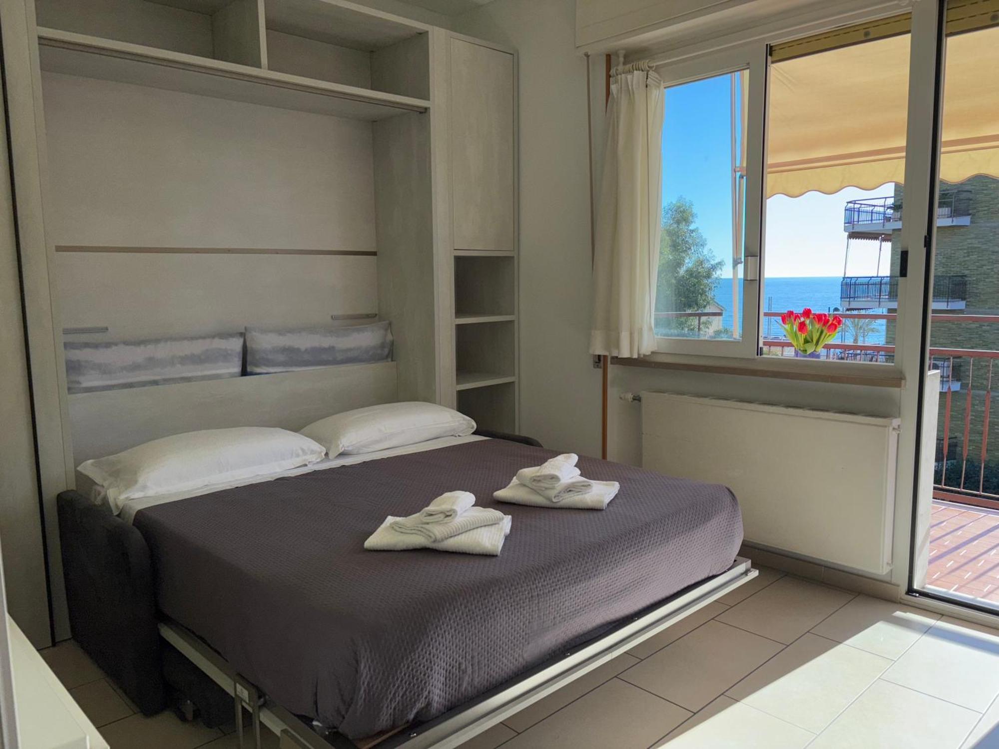 Ligure Residence Пьетра-Лигуре Экстерьер фото