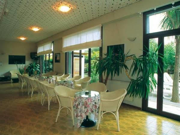 Ligure Residence Пьетра-Лигуре Экстерьер фото